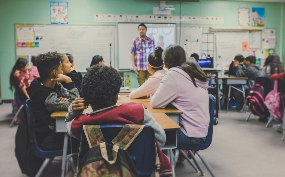 Escola: como proceder diante de filmagens por alunos não autorizados? Escola: como proceder diante de filmagens por alunos não autorizados?